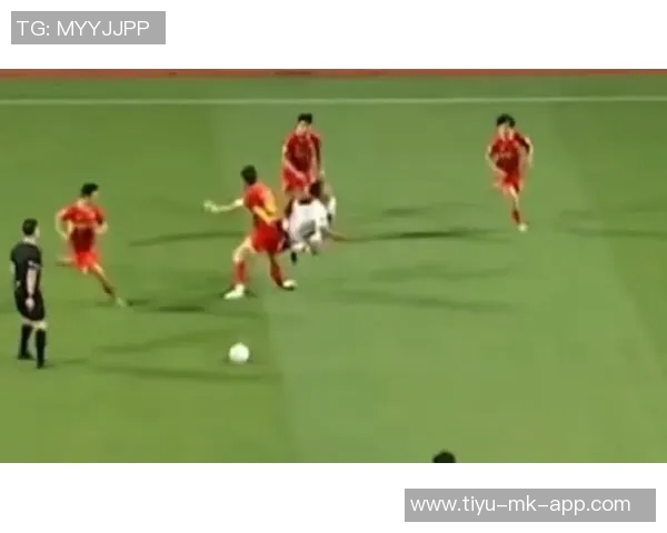 广西平果队员黄威右侧胫腓骨骨皮质断裂预计恢复时间为八个月